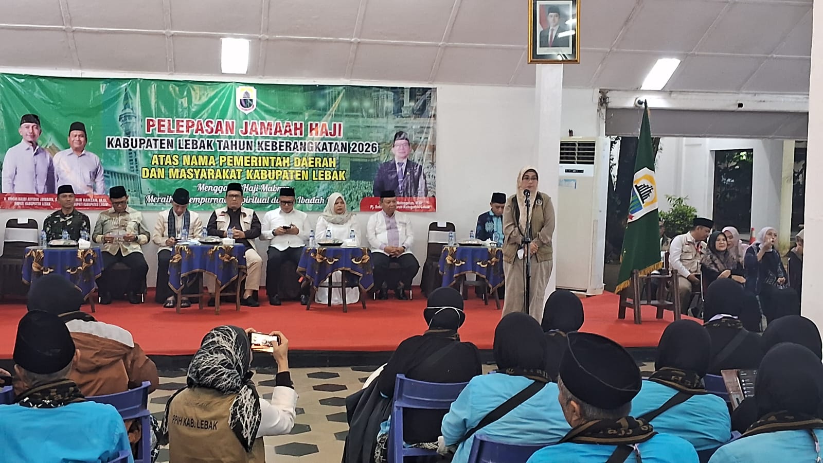 391 Jemaah Calon Haji Lebak Dilepas ke Asrama Haji Cipondoh, Termuda 16 Tahun dan Tertua 91 Tahun