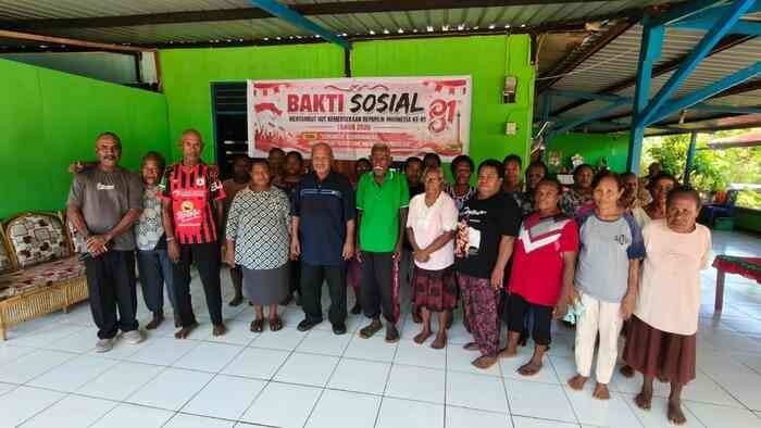 Ondoafi Kampung Kayu Batu Rudolf Makanuay Ajak Warga Jayapura Jaga Persatuan Jelang HUT RI ke-81