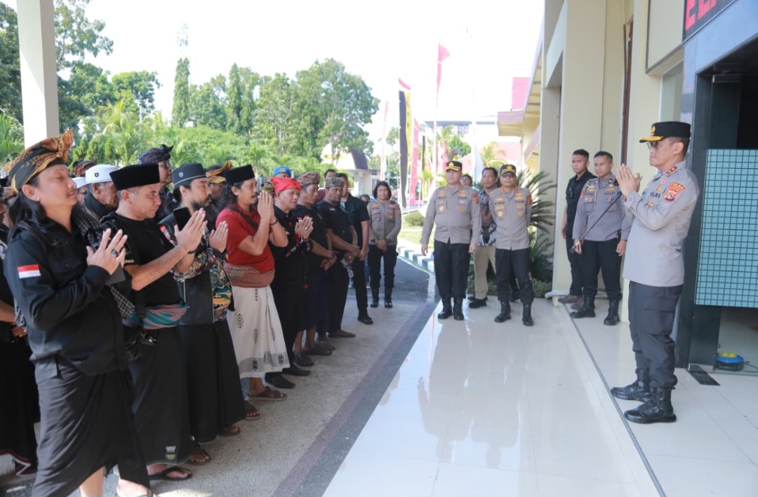 Kapolda NTB Terima Kunjungan Laskar Sasak, Perkuat Sinergi Jaga Stabilitas Kamtibmas di Pulau Lombok