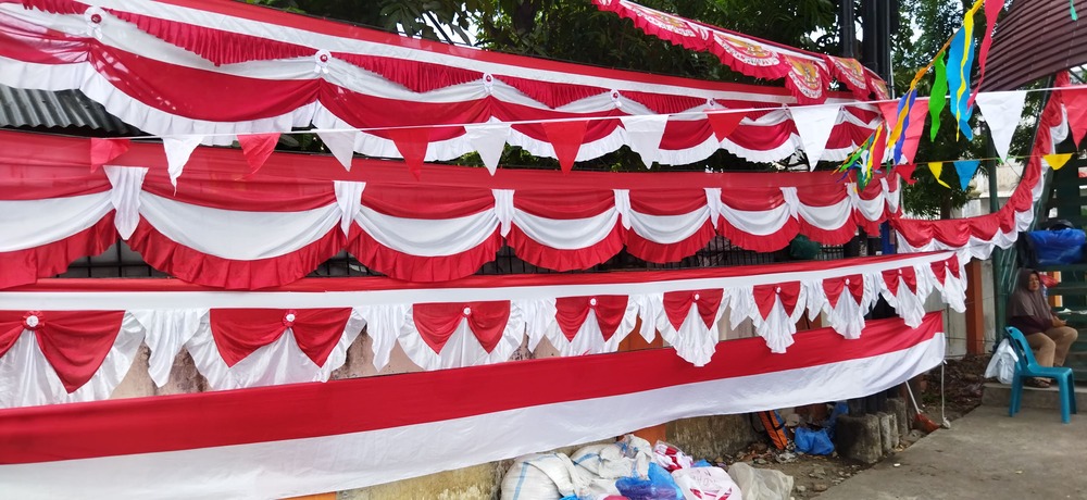 Pedagang Bendera di Banda Aceh Keluhkan Sepinya Pembeli dari Warga, Omzet Digenjot Instansi dan Sekolah Jelang 17 Agustus