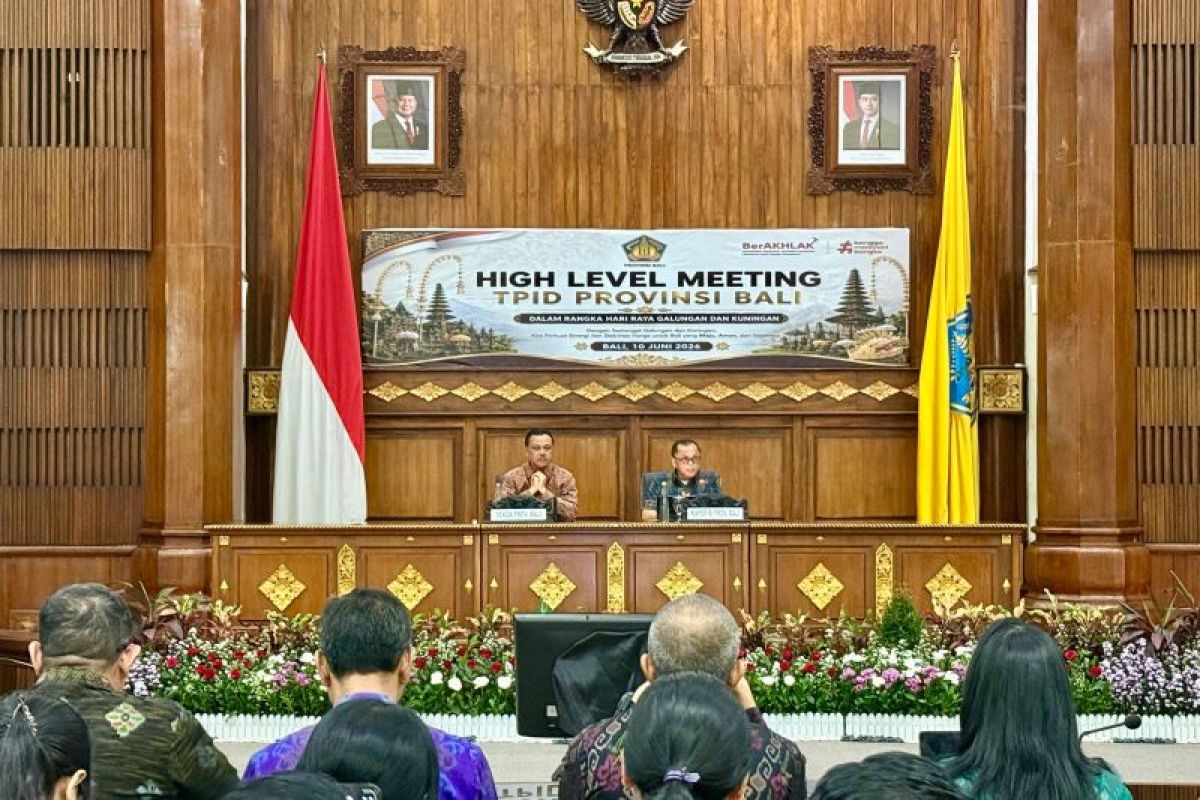 Sekda Bali Instruksikan TPID Awasi Stok Bahan Pokok Selama Galungan-Kuningan; Buleleng Surplus Cabai 76 Ton Siap Didistribusikan