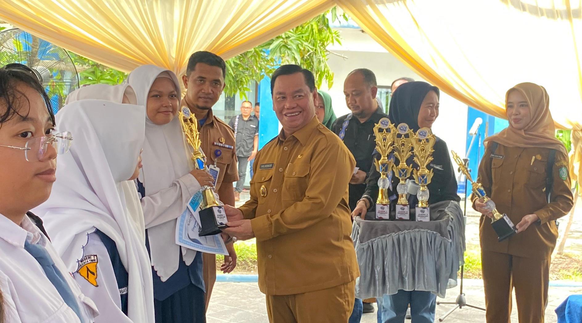 Bupati Kotim Dorong Penguatan Literasi Pelajar Lewat Lomba Menulis Surat, 2026 Diikuti Ratusan Siswa SMP-SMA