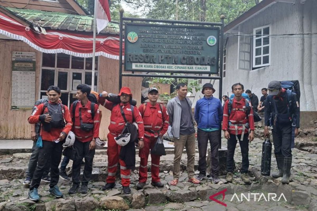 PMI Cianjur Dirikan Posko Kesehatan di Jalur Pendakian Gede-Pangrango, Lengkapi Relawan dengan Tabung Oksigen