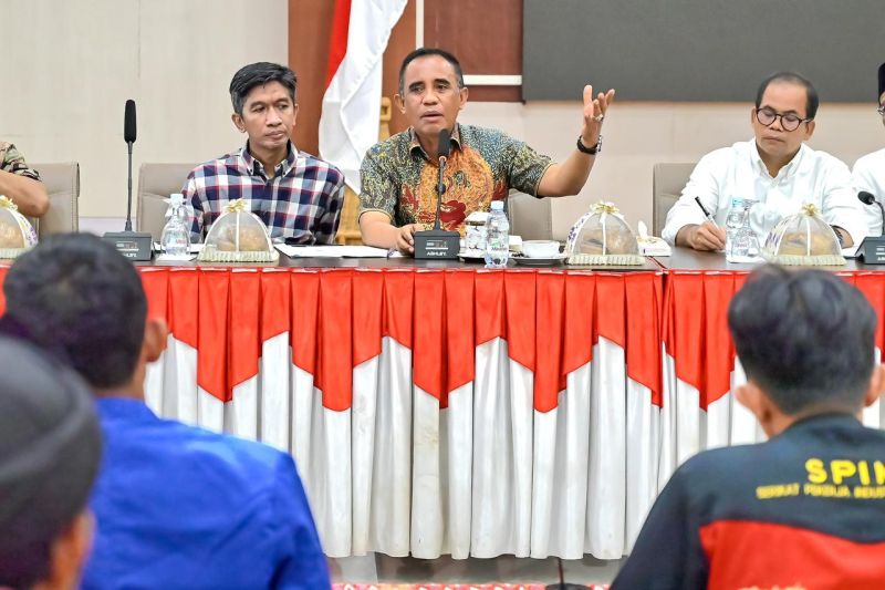 Gubernur Sulteng Anwar Hafid Minta Maaf Tak Hadiri Aksi Buruh, Janji Bentuk Satgas Ketenagakerjaan