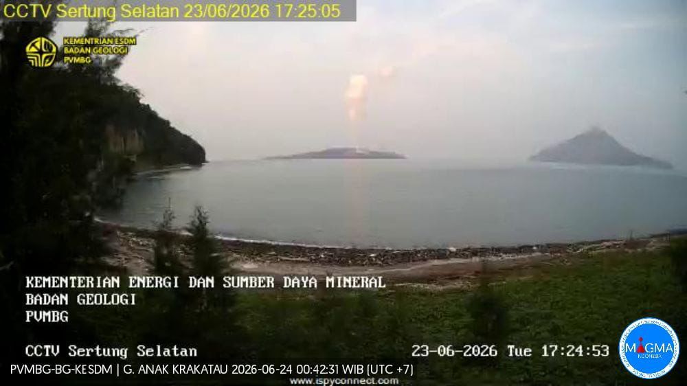 Gunung Anak Krakatau Kembali Teramati Semburkan Sinar Api di Malam Hari, Status Waspada Level II