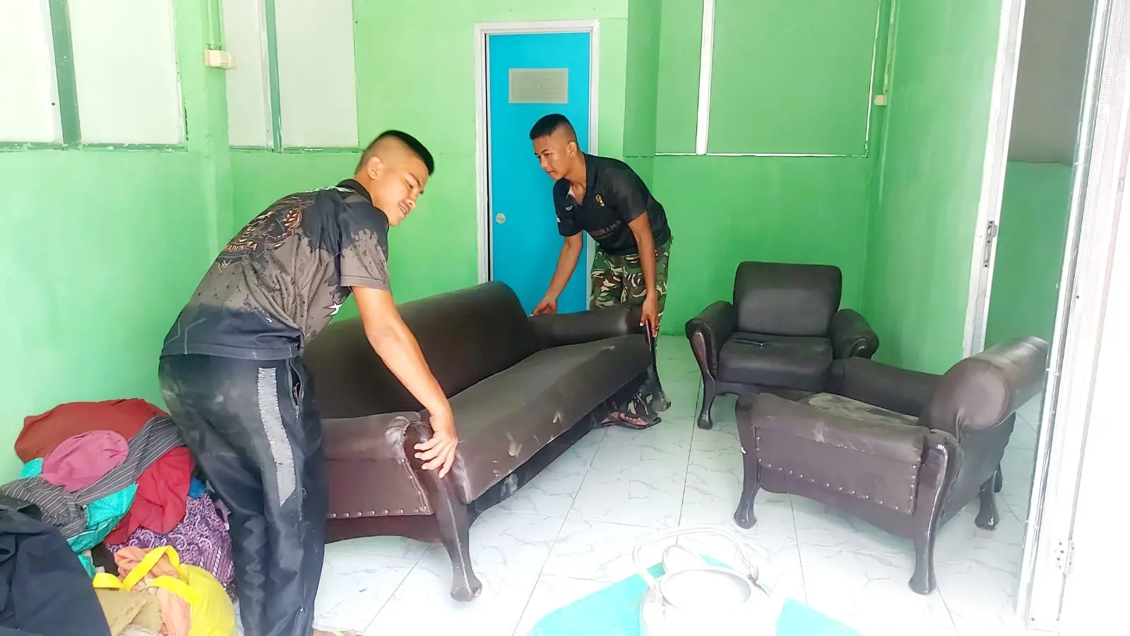 Satgas TMMD ke-129 Palembang Tak Hanya Rehab Rumah Ibu Sriyanti di Sako, Lingkungan Sekitar Ikut Dibenahi