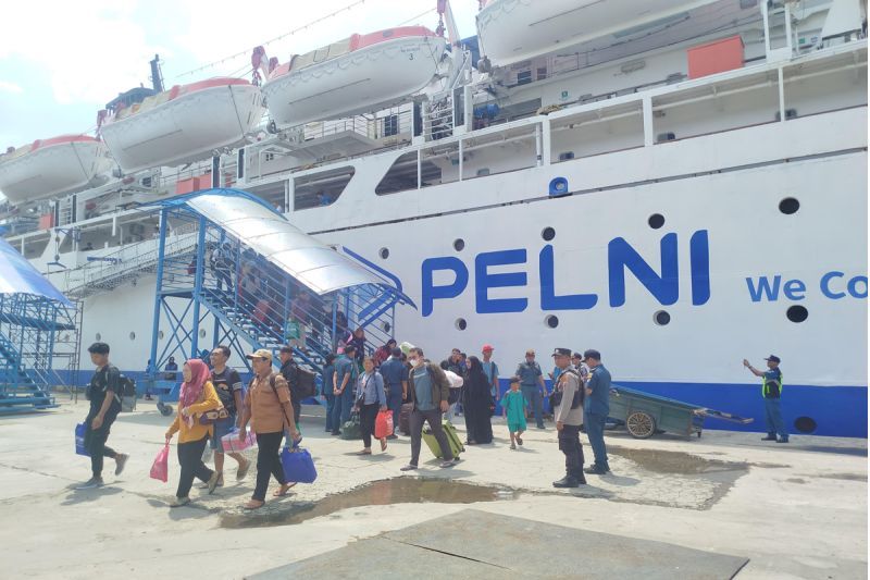 PELNI Pangkalan Bun Pastikan Kapal Rute Kumai-Semarang dan Kumai-Surabaya Tetap Berlayar di Tengah Kabut Asap Karhutla