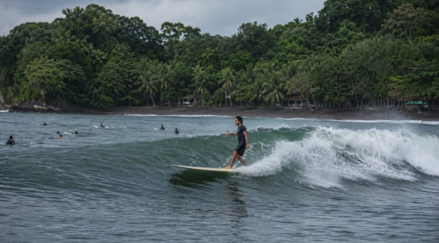 Gelombang 2,9 Meter Warnai Hari Kedua Batu Karas Surf Festival di Pangandaran, Panitia Siapkan Hadiah Rp60 Juta