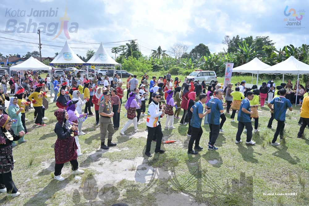 Wawako Jambi Diza Hazra Aljosha Buka Festival Lomba KORMI di Lapangan Langit Biru, 100 Peserta Zumba Meriahkan Acara