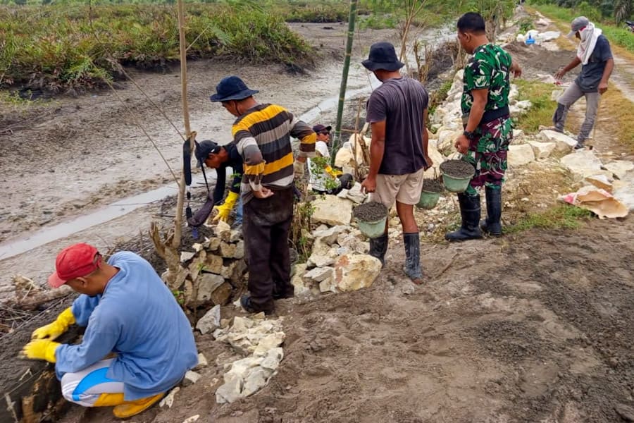 TMMD Ke-129 di Batu Bara: Satgas Kodim 0208/Asahan Kejar Target Turap 1.000 Meter di Desa Kapal Merah