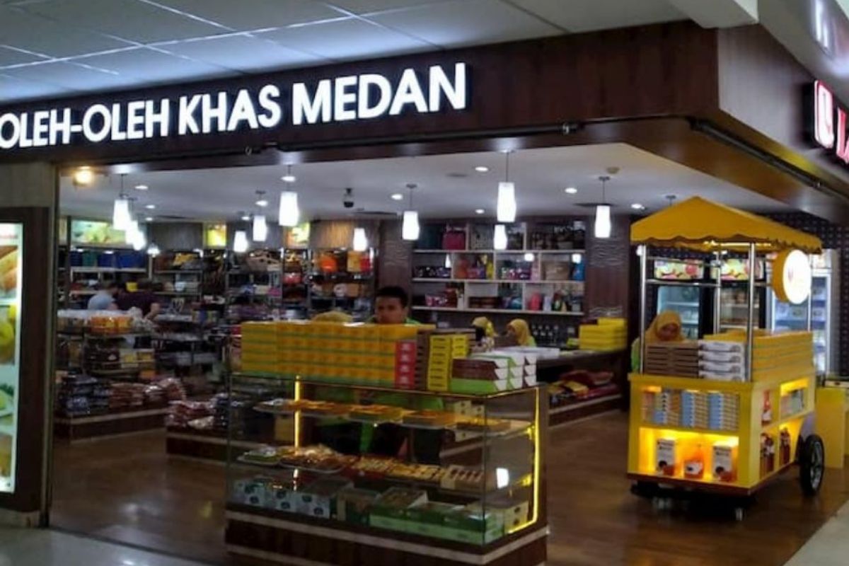 15 Tempat Belanja Oleh-Oleh Murah di Medan: Panduan Lengkap dengan Data dan Fakta