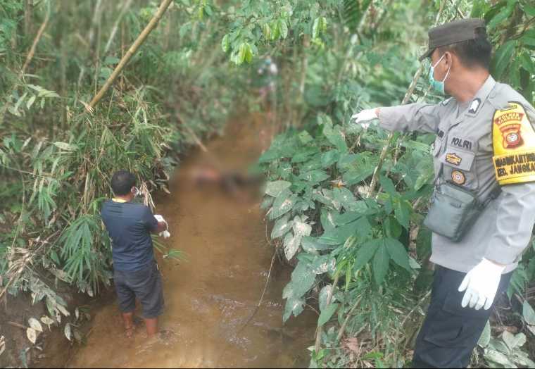 Lansia 83 Tahun Ditemukan Meninggal Mengapung di Sungai Remoncok Sanggau, Diduga Akibat Pikun