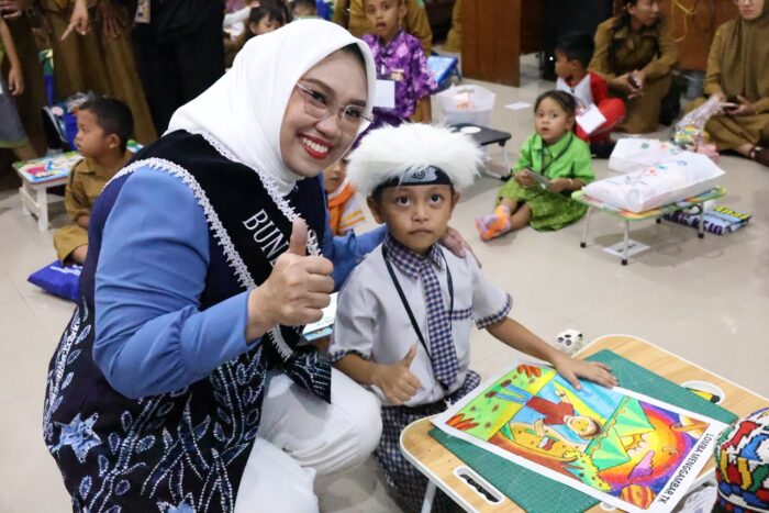 Bunda PAUD Tanah Bumbu Ajak Masyarakat Perkuat Sinergi Pendidikan Anak Usia Dini Lewat Gebyar PAUD ke-3