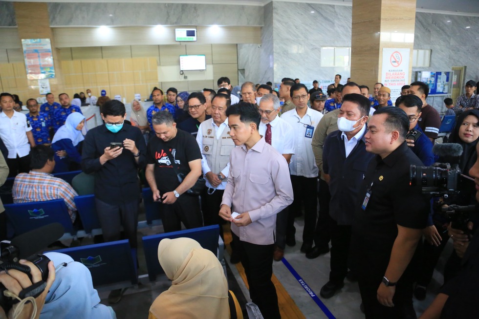 Wapres Gibran Tinjau Langsung Pelayanan BPJS di RSUD Siti Fatimah Palembang, Gubernur dan Wagub Sumsel Dampingi