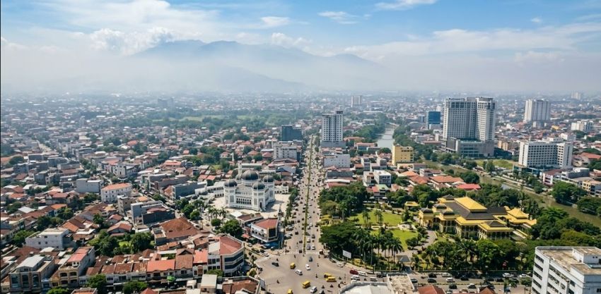 Cuaca Sumut Hari Ini: Medan Diselimuti Udara Kabur, Langkat hingga Binjai Diguyur Hujan Ringan, BMKG Imbau Waspada