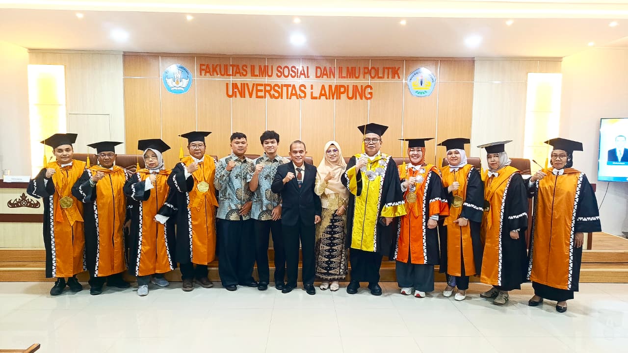 Bupati Tulang Bawang Hadiri Sidang Promosi Doktor Kepala Disdukcapil, Harap Ilmu Baru Bisa Dorong Inovasi Daerah