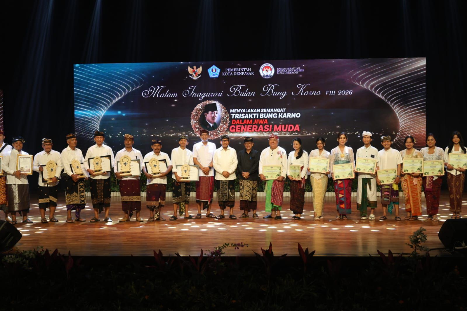 Malam Inagurasi Bulan Bung Karno VIII di Denpasar: Sekda Ajak Generasi Muda Hidupkan Semangat Tri Sakti