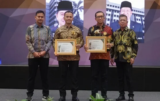 Menhan Sjafrie Sjamsoeddin Raih Pemred Award 2026 Kategori Menteri Terbaik, Penghargaan Diterima di Yogyakarta
