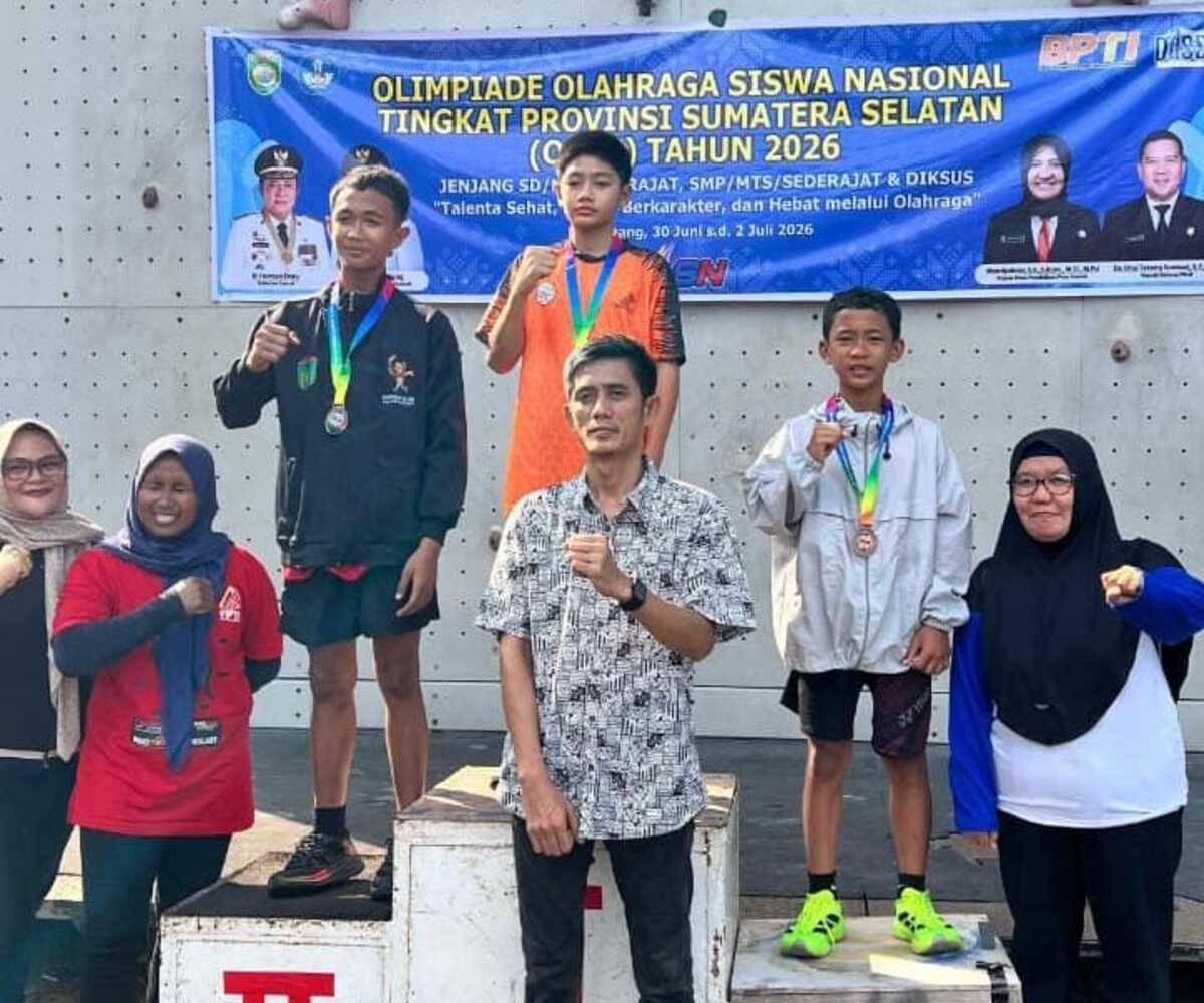 Atlet Panjat Tebing SMPN 9 Palembang Fatih Noor Raih 2 Emas O2SN Sumsel, Siap ke Tingkat Nasional