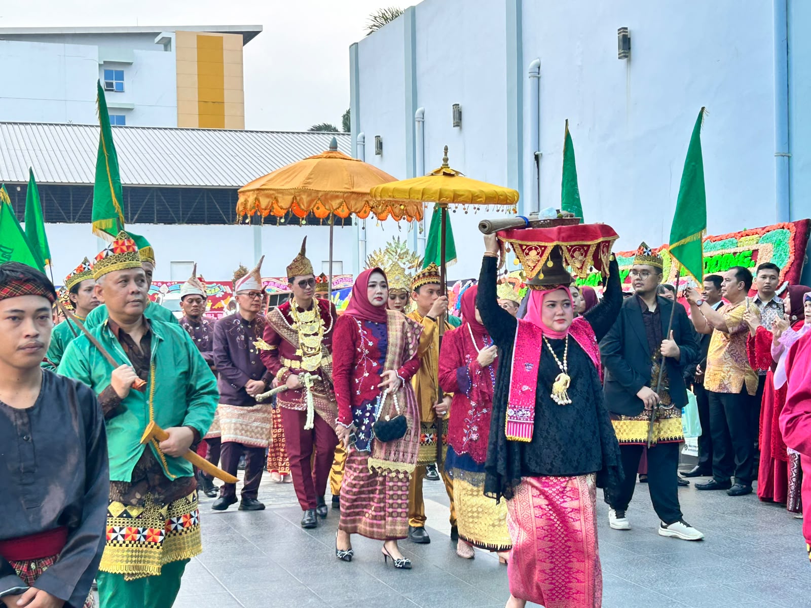 Anak Kepala Kejaksaan Negeri Tanggamus Gelar Ngunduh Mantu di Bandar Lampung, Ratusan Tamu Hadir Doakan Keluarga Sakinah