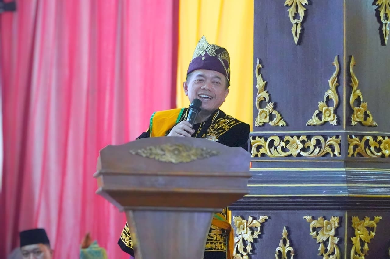Gubernur Jambi Al Haris Ajak Masyarakat Perkuat Jati Diri di Puncak Hari Adat Melayu Jambi 2026, Soroti Kamus Bahasa dan Situs Sejarah