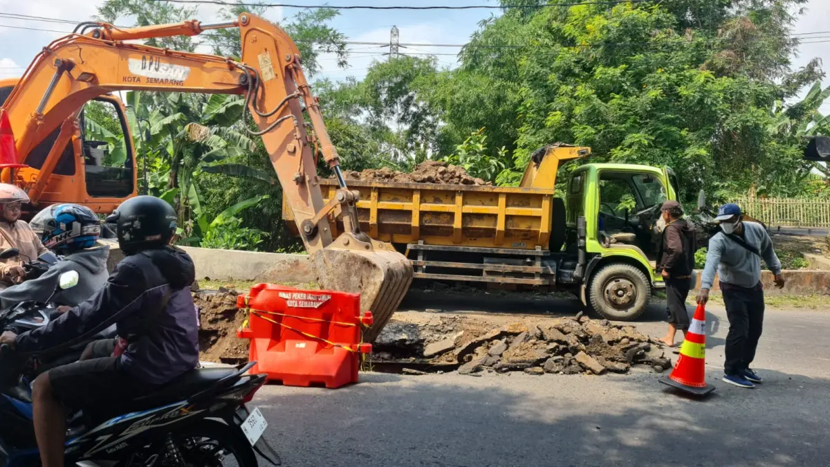 Wali Kota Semarang Agustina Wilujeng Instruksikan DPU Perbaiki Jalan Rusak Akibat Tonase Berlebih, Fokus di Semarang Barat hingga Ngaliyan