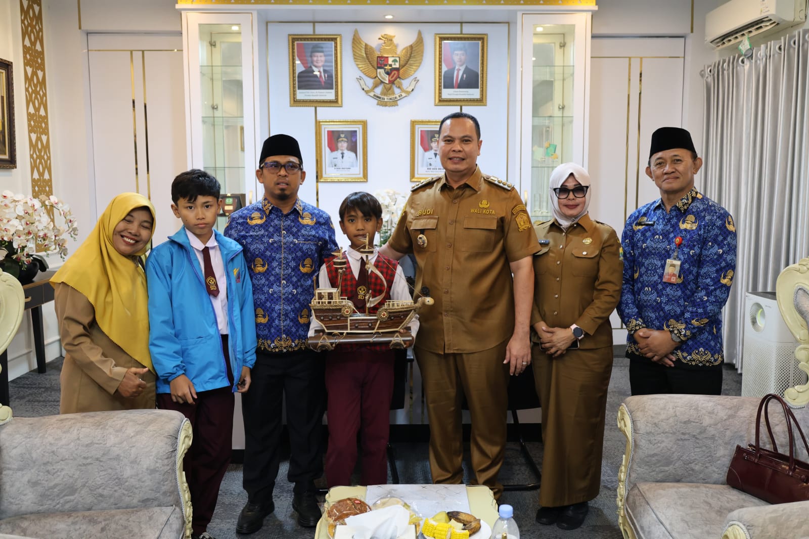 Pemkot Serang Beri Penghargaan ke Dua Pelajar Peraih Juara O2SN dan FLSN Banten, Siap Berlaga di Tingkat Nasional