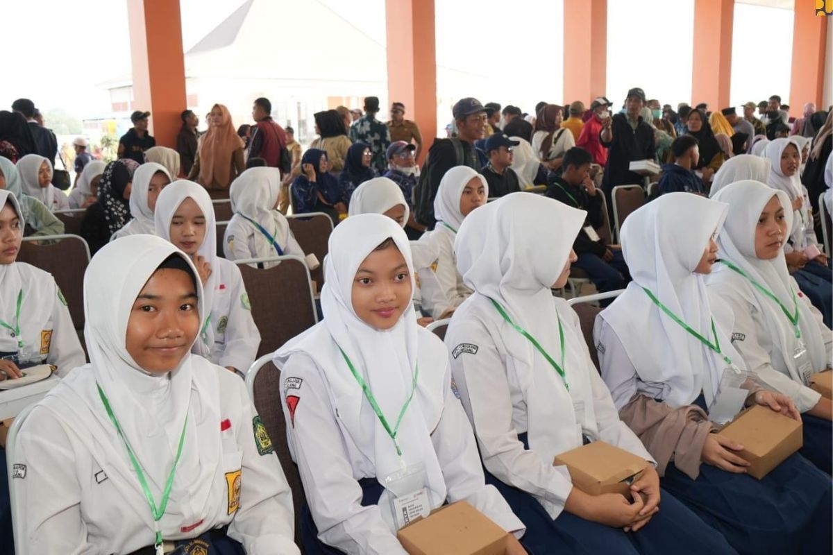 Dari Prasejahtera ke Ruang Kelas Megah, Menteri Dody Hanggodo Jelaskan Misi Sekolah Rakyat di Tiga Daerah