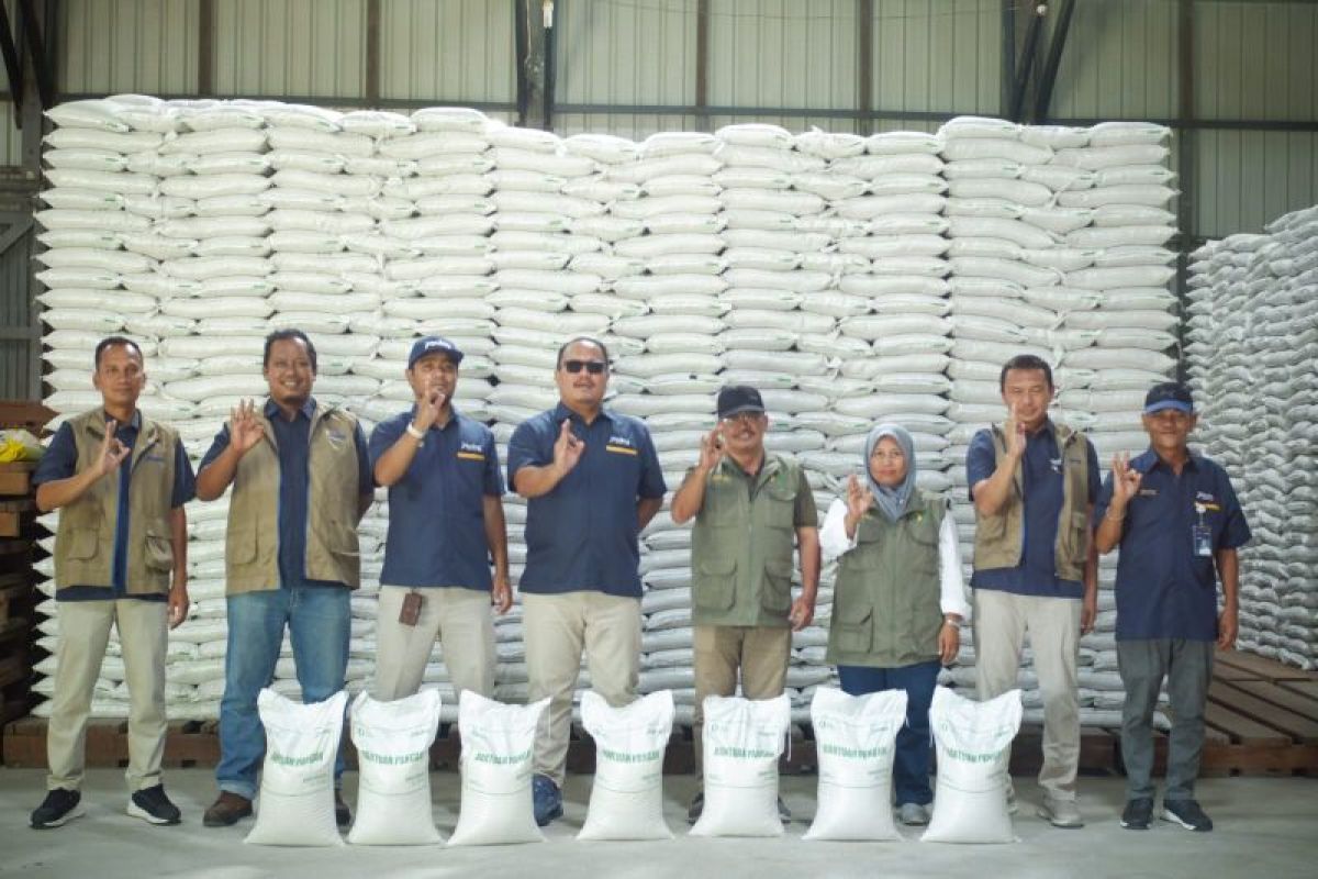 Bulog Natuna Dahulukan Salurkan Bantuan Beras ke Pulau Terdepan untuk 9.054 Penerima