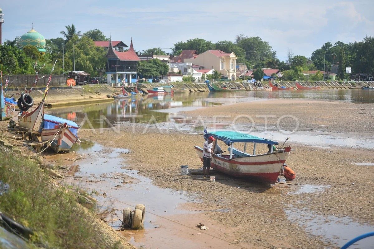 Nelayan Air Tawar dan Ulak Karang Utara Padang Sulit Melaut Pascabanjir Bandang, Sungai Dipenuhi Lumpur
