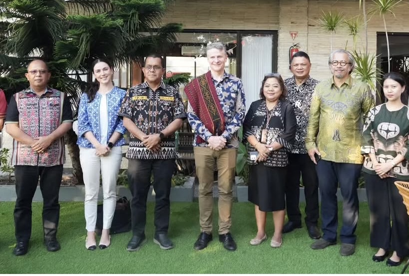 Kunjungan Dubes Australia ke Pusdalops NTT, Tinjau Sistem Pantau 16 Gunung Api hingga Aplikasi INATANA