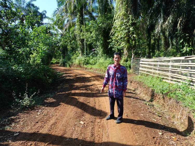 Jalan Permukiman di Desa Talang Tinggi Bengkulu Selatan Rusak Parah, Warga dan Kades Desak PUPR Segera Aspal Hotmix