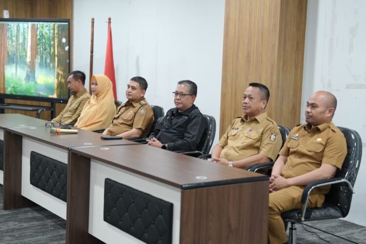 Wali Kota Makassar Munafri Arifuddin Terjunkan 248 Mahasiswa KKN Unhas Jadi Agen Edukasi Sampah dan Urban Farming