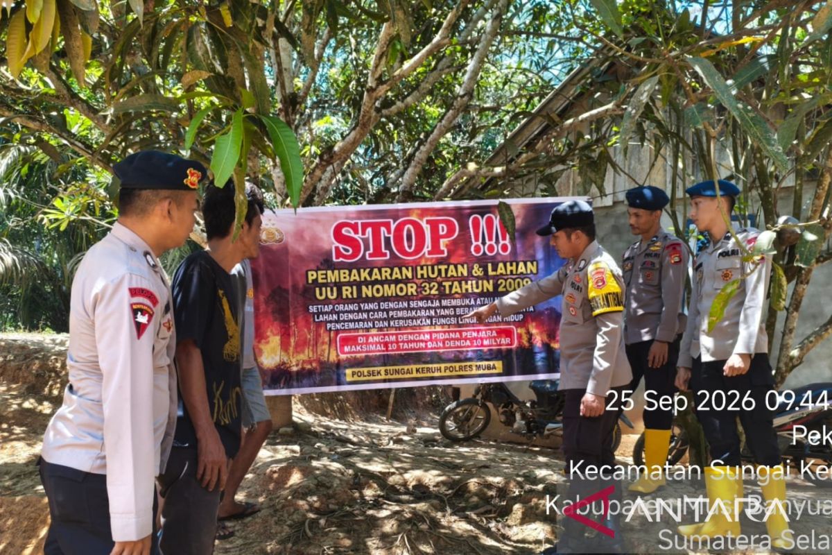 Polda Sumsel Kerahkan 11 Personel Brimob di Posko Sungai Keruh, Edukasi Warga Cegah Karhutla