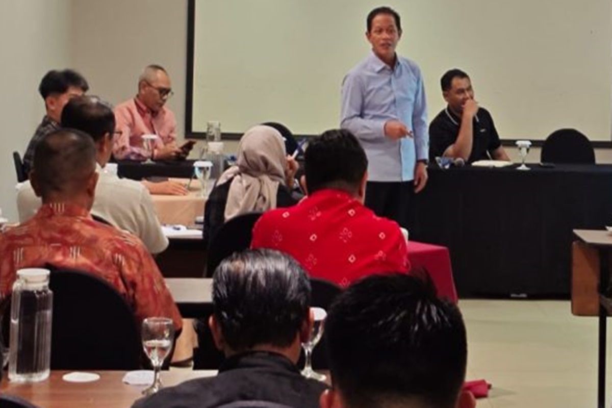 Wamenko Pangan Hanif Faisol Susun Strategi Baru Karhutla Kalsel, Fokus Pemetaan Poligon dan Operasi Sabtu di Handil Bakti