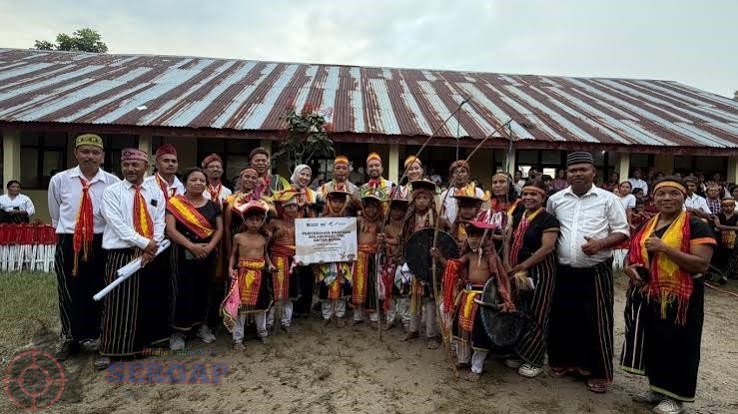 BUMN Kolaborasi Hadirkan Program Literasi Negeri di Manggarai Timur, SDK Buti Terima Revitalisasi Perpustakaan dan Laptop