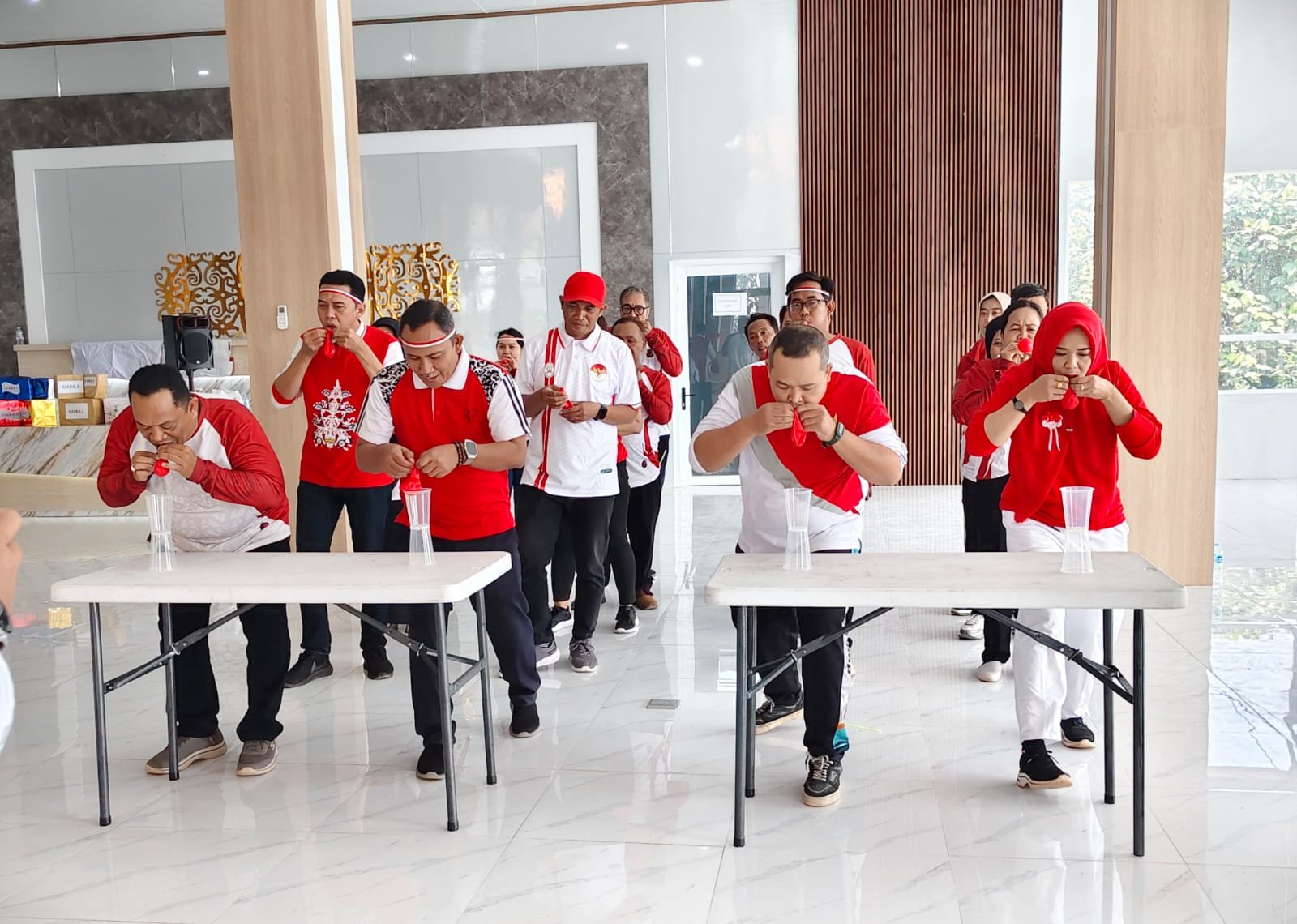 HUT ke-81 RI di Kapuas, DPMPTSP Rayakan dengan Lomba Kelereng dan Balon di Gedung MPP Baru