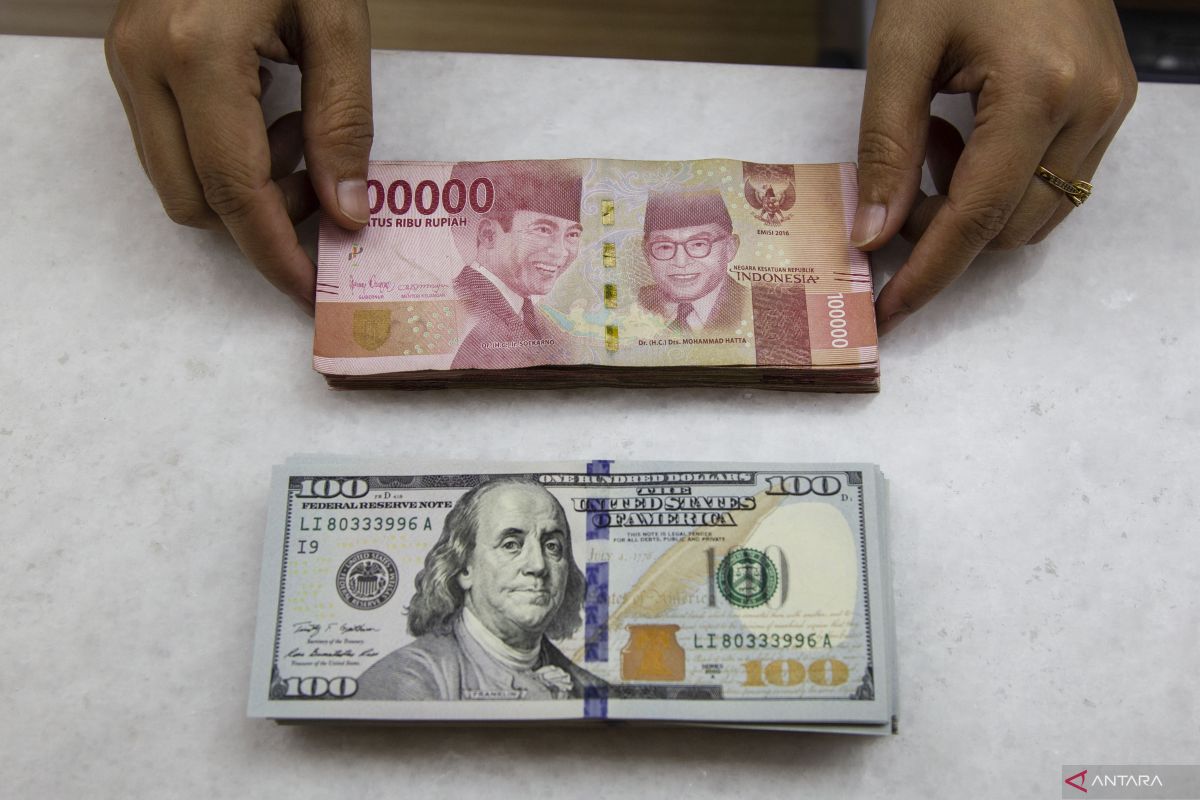 Rupiah Kembali Tertekan ke Rp18.031 per Dolar AS pada Senin Pagi, Melemah Tipis 9 Poin