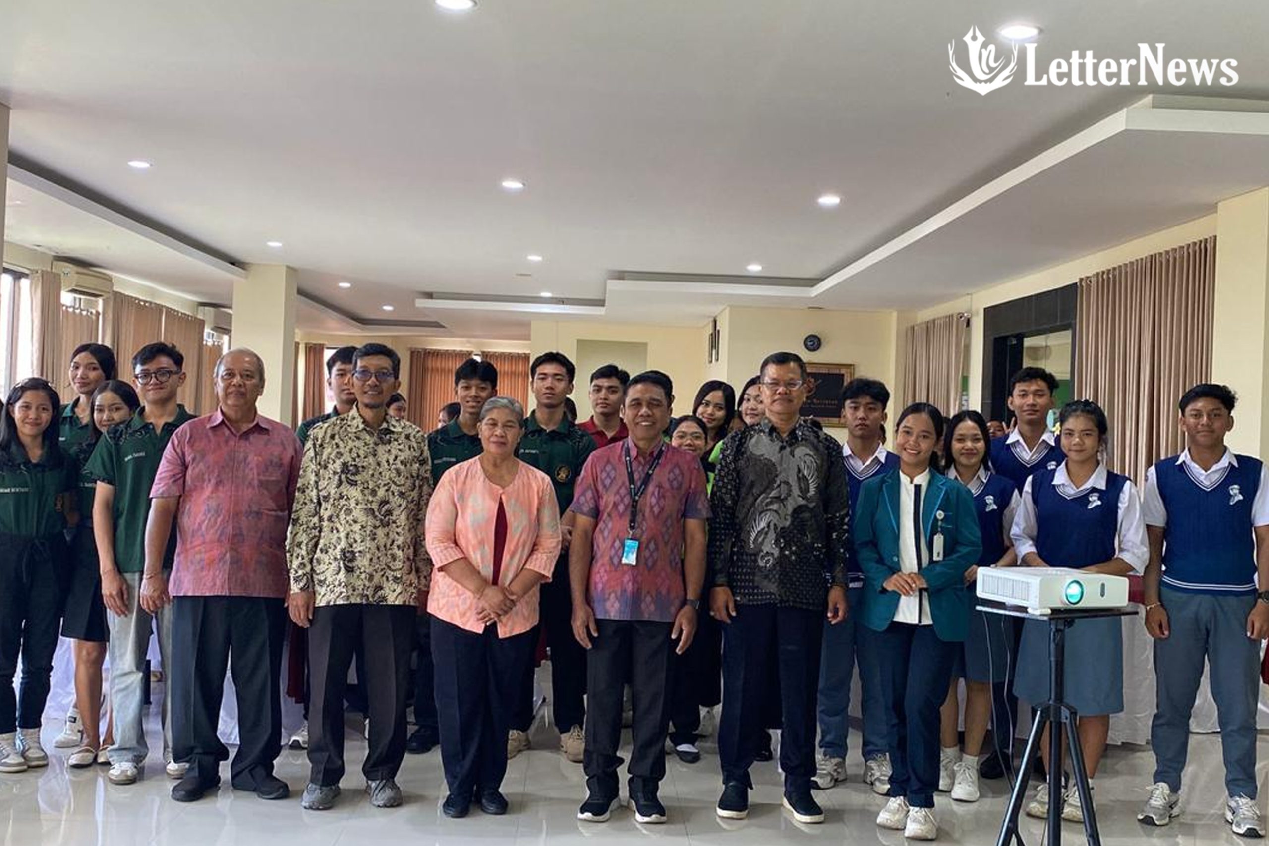 Cegah Penyakit Tidak Menular pada Remaja, Poltekkes Denpasar Gelar Diklat Literasi Label Pangan untuk 100 Pelajar