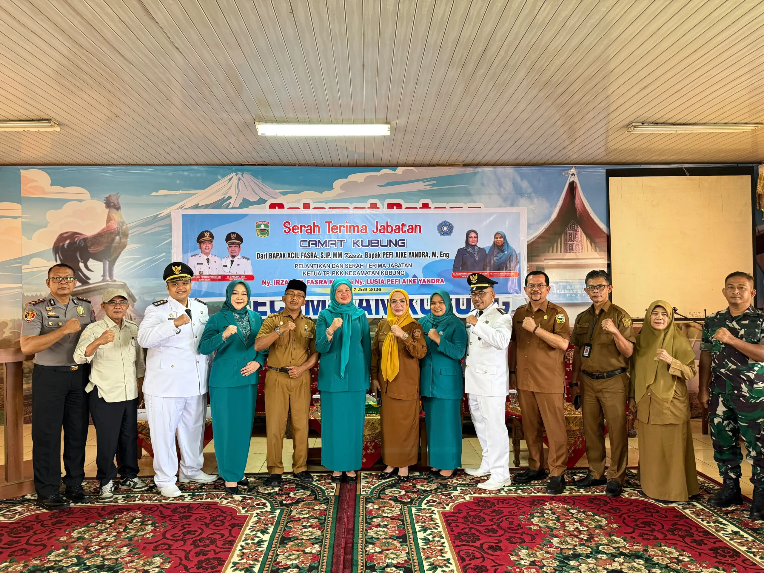 Bupati Solok Lantik Camat Kubung Baru Pefi Aike Yandra, Rotasi Jabatan Diharapkan Dongkrak Pelayanan Publik