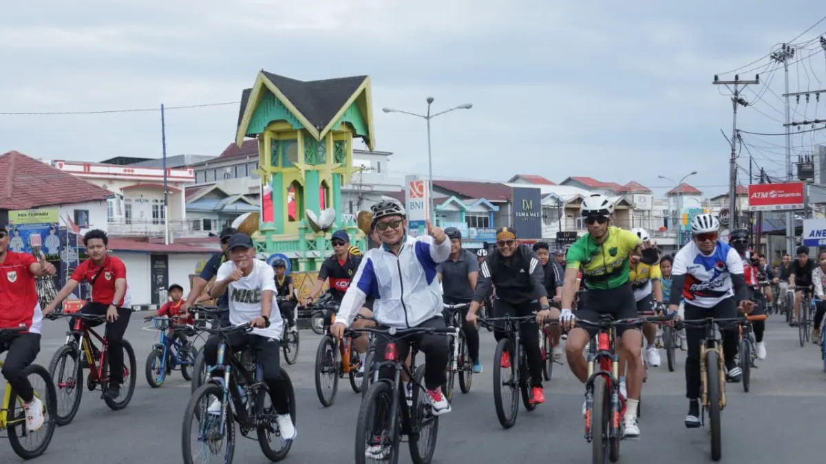 Bupati Ketapang Alexander Wilyo Lepas Peserta Fun Bike KSK Reborn, Dorong Warga Terapkan Gaya Hidup Sehat