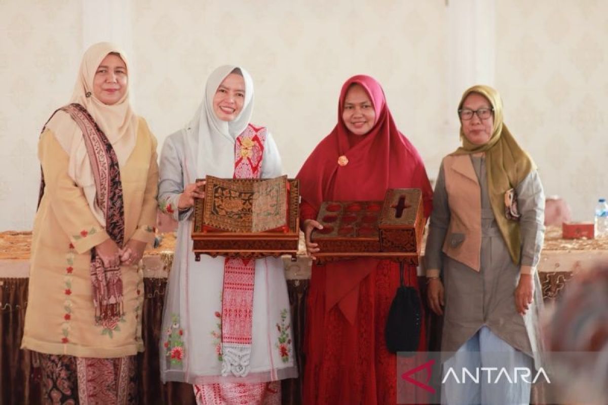 Dekranasda Solok Dorong 70 Perajin Naik Kelas Lewat Mutu, Merek, dan Pemasaran Digital