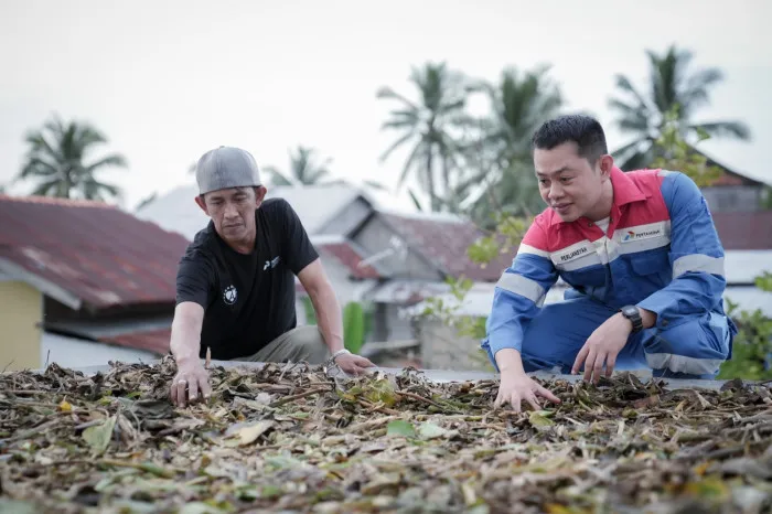 Kilang Plaju Raih Gold Award di Thailand Berkat Program Ubah Eceng Gondok Jadi Produk Ekonomis