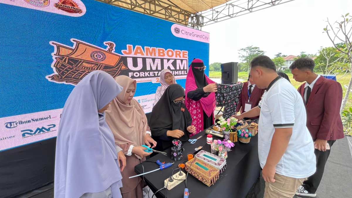 Workshop Daur Ulang Lakban Bekas dan Kain Perca di Palembang, Komunitas TUW Sumsel Targetkan 200 Perempuan Melek Ekonomi Kreatif