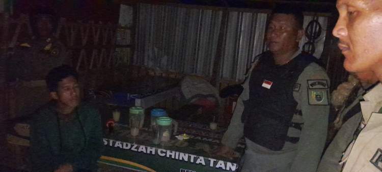 Satpol PP Kota Bengkulu Tertibkan Warung Tuak di Pasar Minggu, Patroli Malam Diperketat Cegah Gangguan Kamtib