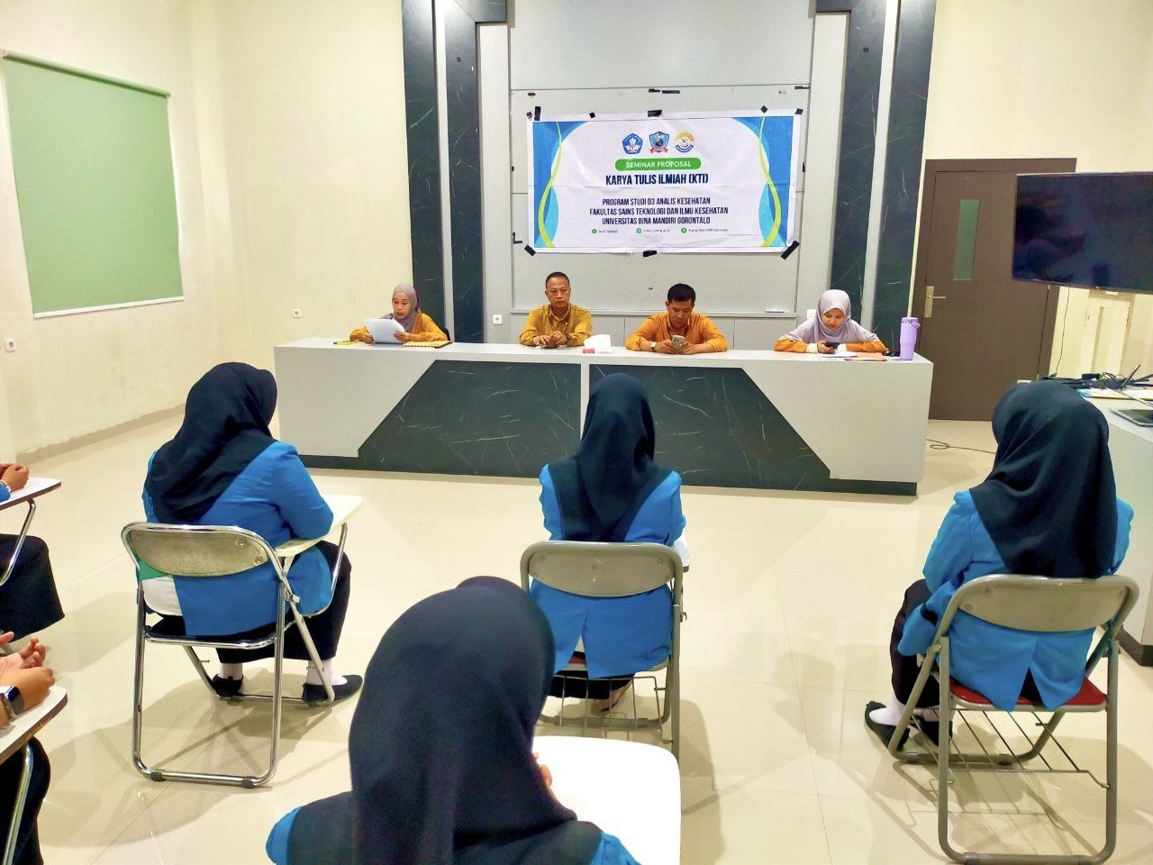 UBMG Gorontalo Uji 8 Mahasiswa Analis Kesehatan dan 1 Skripsi Administrasi Bisnis, Plt Rektor Tekankan Integritas Riset