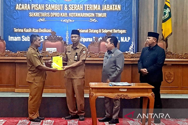 Agus Tripurna Resmi Jabat Sekwan DPRD Kotim, Imam Subekti Pindah Tugas ke BPBD