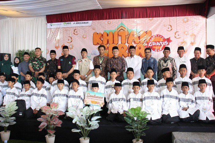 PLN UP3 Magelang Sunat Gratis 100 Anak di Temanggung, Sekalian Beri Tas dan Alat Tulis Sekolah