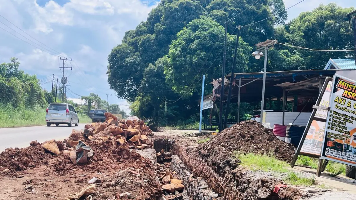 BBPJN Kaltim Benahi Drainase di Jalur Sp Belusuh-Sp Damai, Target Umur Jalan Rigid Beton Lebih Panjang