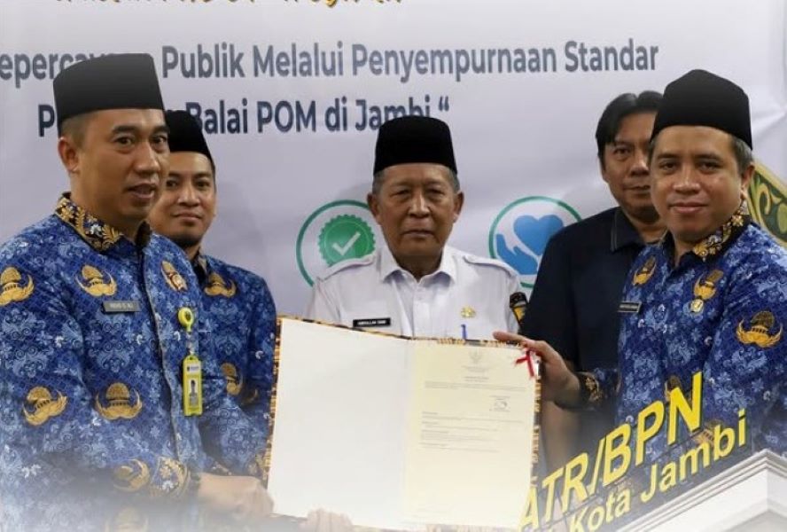 Kantor Pertanahan Kota Jambi Serahkan Sertifikat Tanah ke BPOM Jambi, Wagub Abdullah Sani Apresiasi Kepastian Hukum Aset Negara